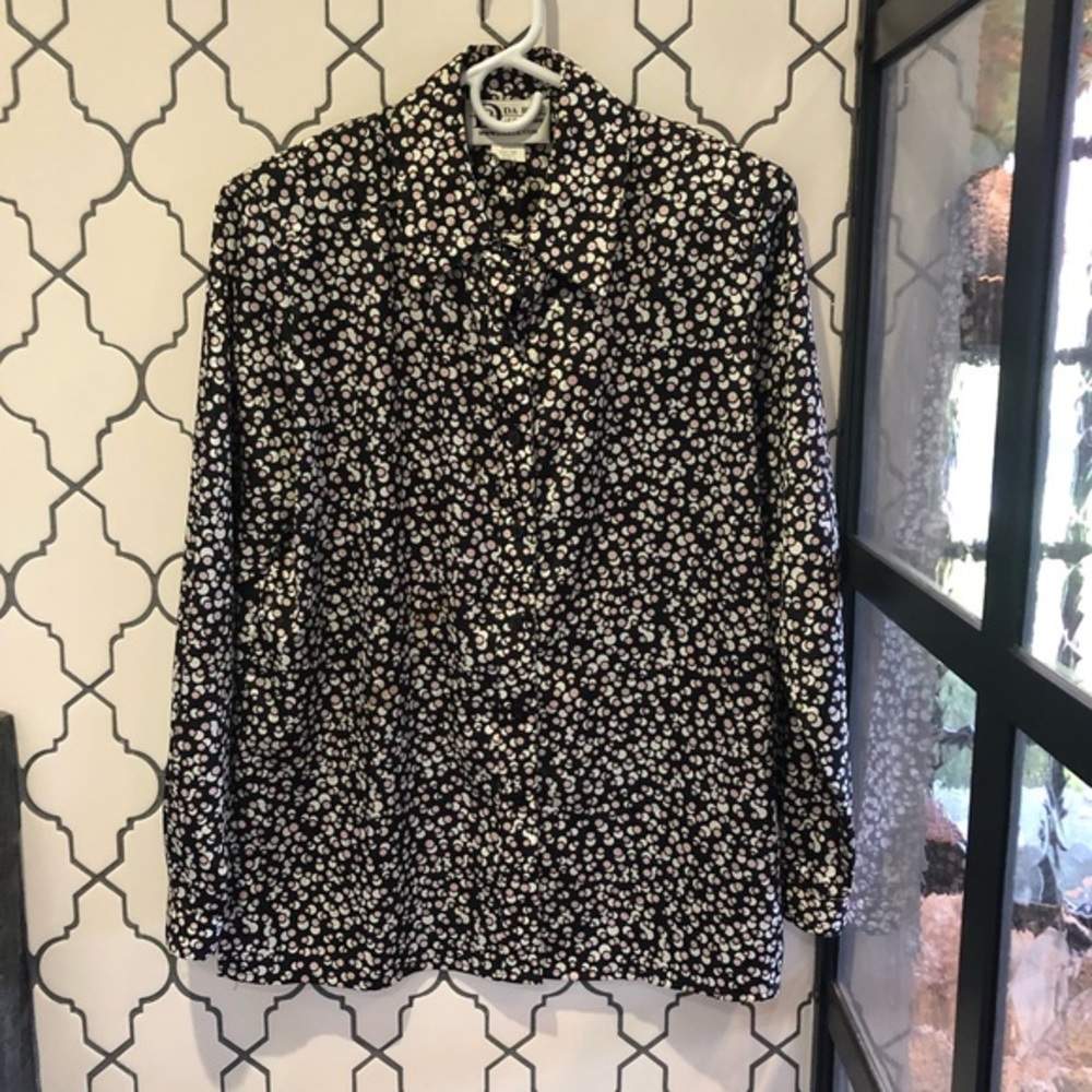 DaRue of California woman’s blouse.